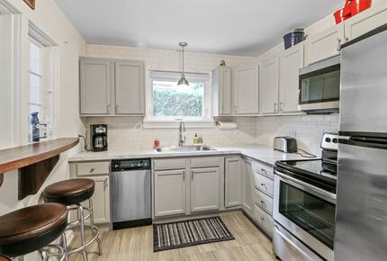 Charming Cottage Retreat with Lake Access in Fontana - Fontana-on-Geneva Lake, Wisconsin