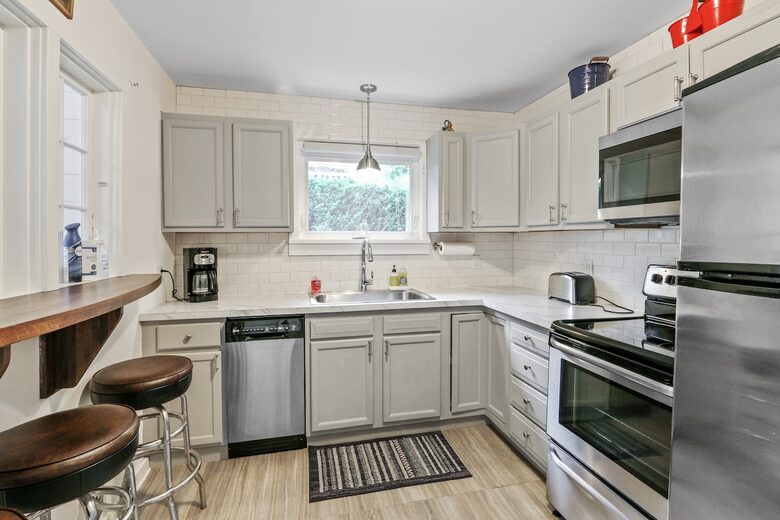 Charming Cottage Retreat with Lake Access in Fontana - Fontana-on-Geneva Lake, Wisconsin