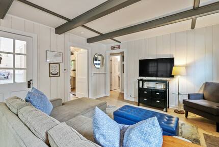 Charming Cottage Retreat with Lake Access in Fontana - Fontana-on-Geneva Lake, Wisconsin