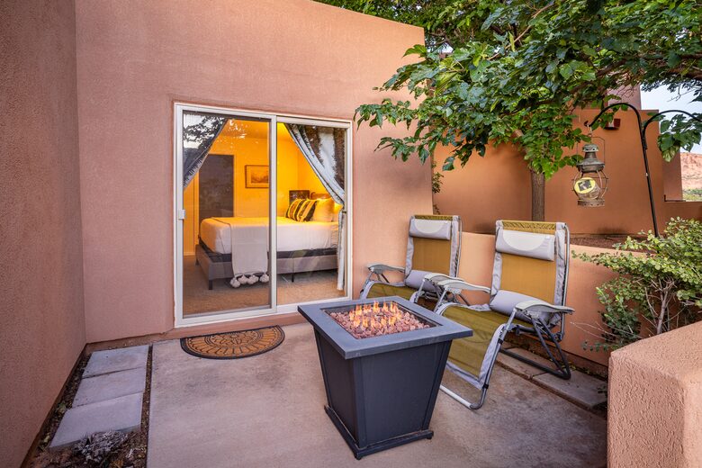 Scenic Moab Getaway with Golf Course Views - Moab, Utah