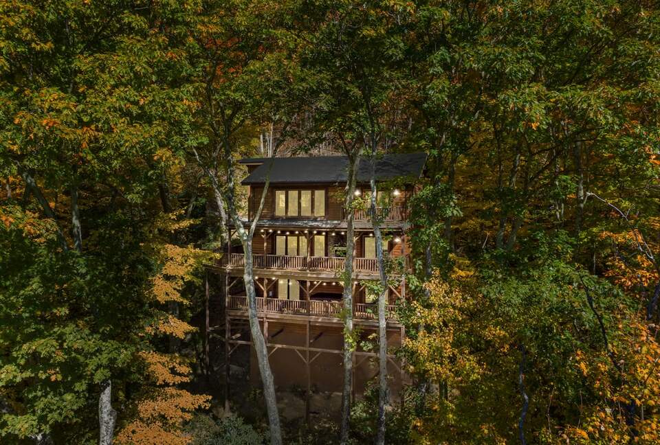 Quintess Collection - Timberline Lodge - Seven Devils, North Carolina