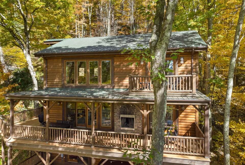 Quintess Collection - Timberline Lodge - Seven Devils, North Carolina