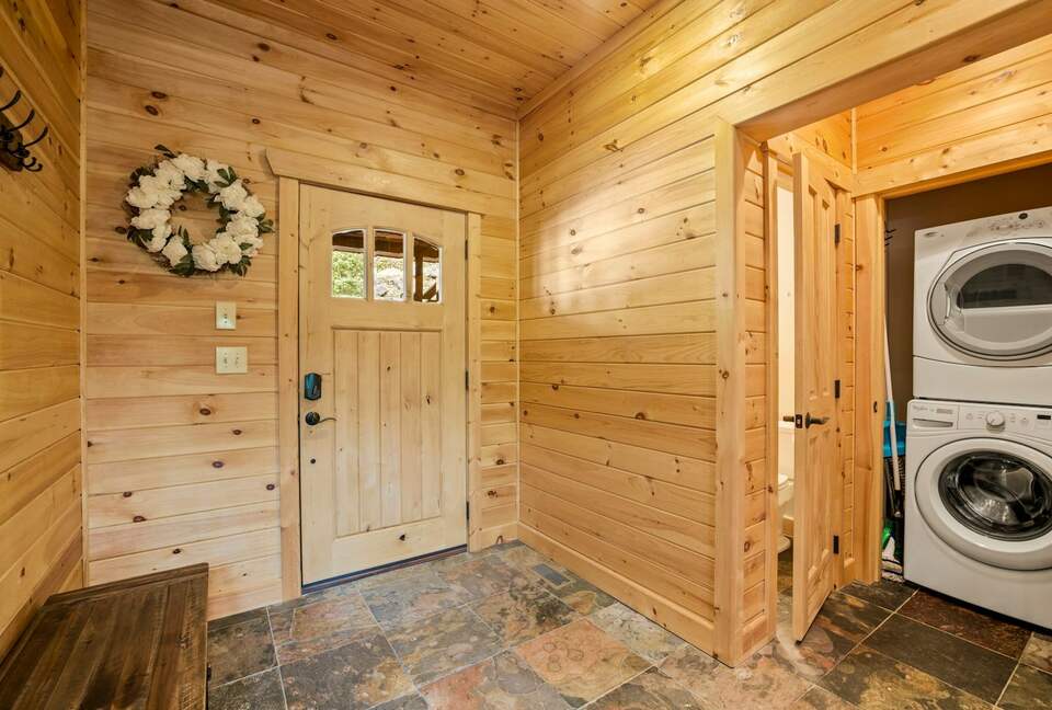 Quintess Collection - Timberline Lodge - Seven Devils, North Carolina