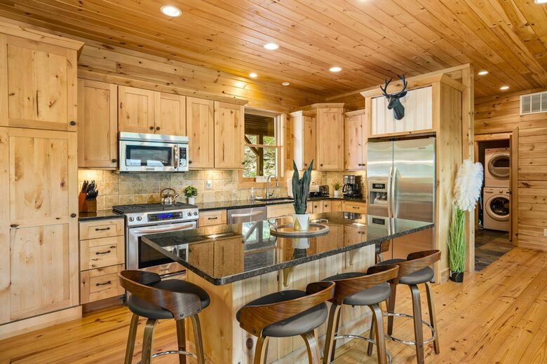 Quintess Collection - Timberline Lodge - Seven Devils, North Carolina