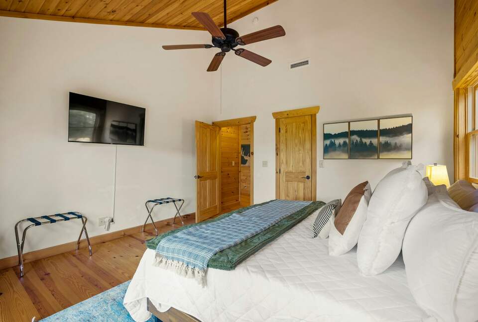 Quintess Collection - Timberline Lodge - Seven Devils, North Carolina