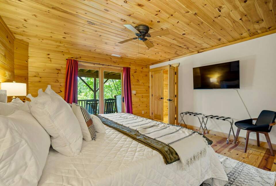 Quintess Collection - Timberline Lodge - Seven Devils, North Carolina