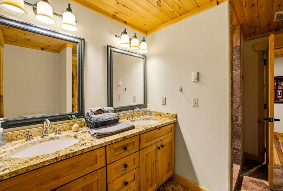 Quintess Collection - Timberline Lodge - Seven Devils, North Carolina