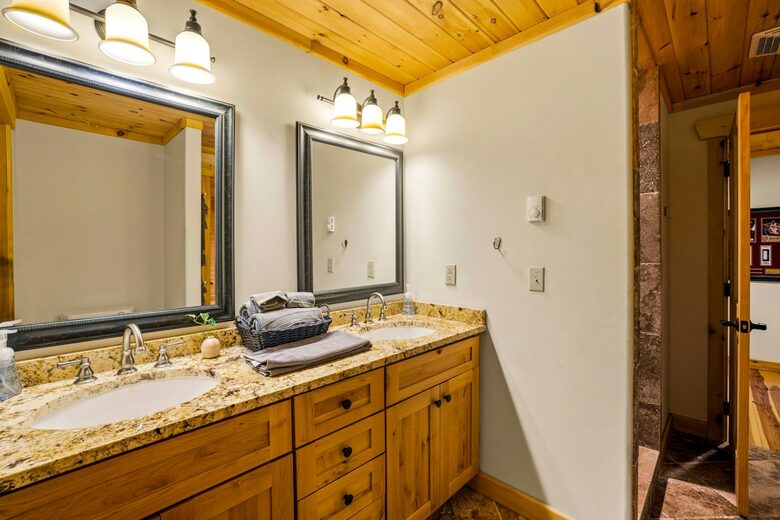 Quintess Collection - Timberline Lodge - Seven Devils, North Carolina