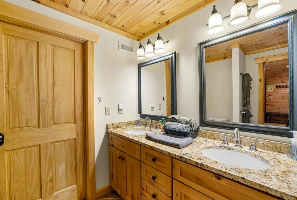 Quintess Collection - Timberline Lodge - Seven Devils, North Carolina