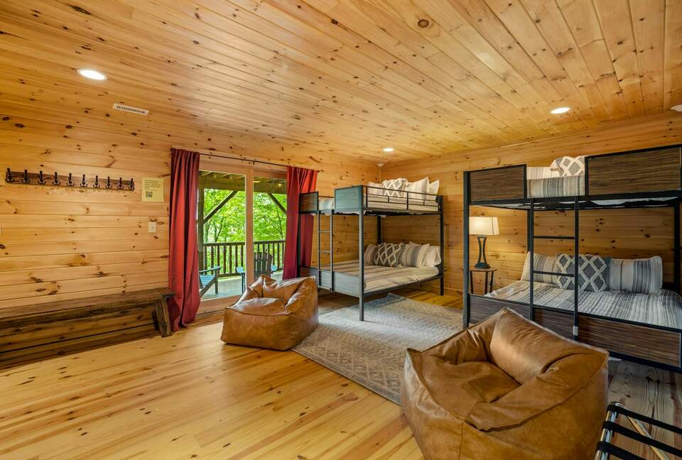 Quintess Collection - Timberline Lodge - Seven Devils, North Carolina