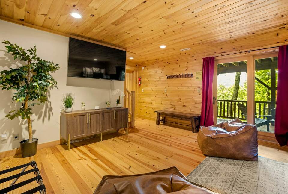 Quintess Collection - Timberline Lodge - Seven Devils, North Carolina