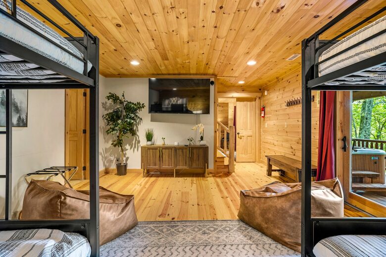 Quintess Collection - Timberline Lodge - Seven Devils, North Carolina