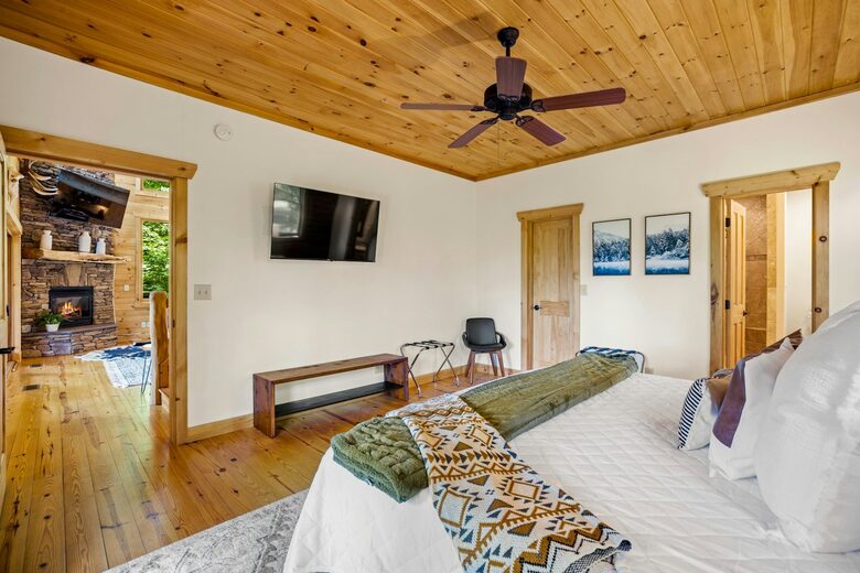 Quintess Collection - Timberline Lodge - Seven Devils, North Carolina