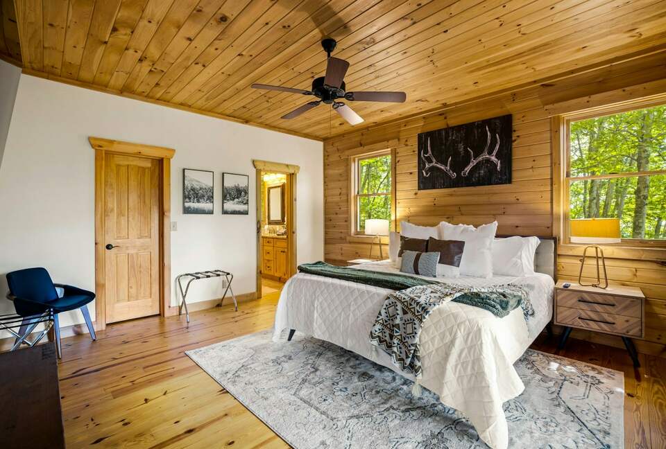 Quintess Collection - Timberline Lodge - Seven Devils, North Carolina