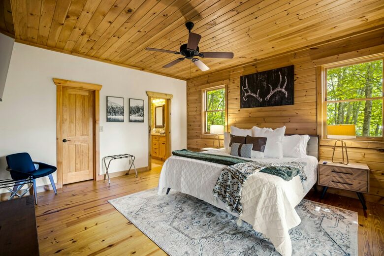 Quintess Collection - Timberline Lodge - Seven Devils, North Carolina