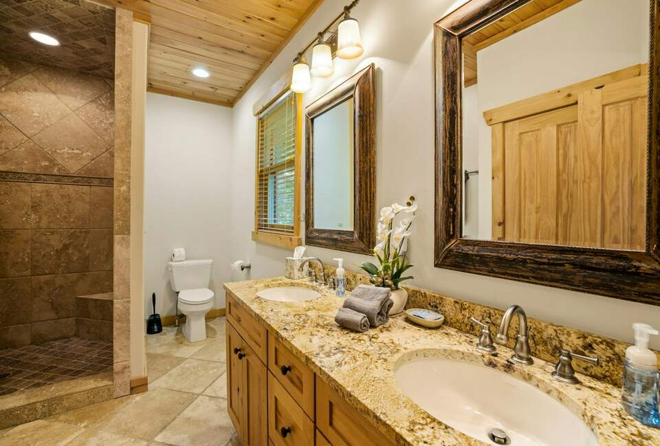 Quintess Collection - Timberline Lodge - Seven Devils, North Carolina