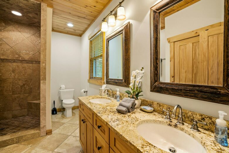 Quintess Collection - Timberline Lodge - Seven Devils, North Carolina