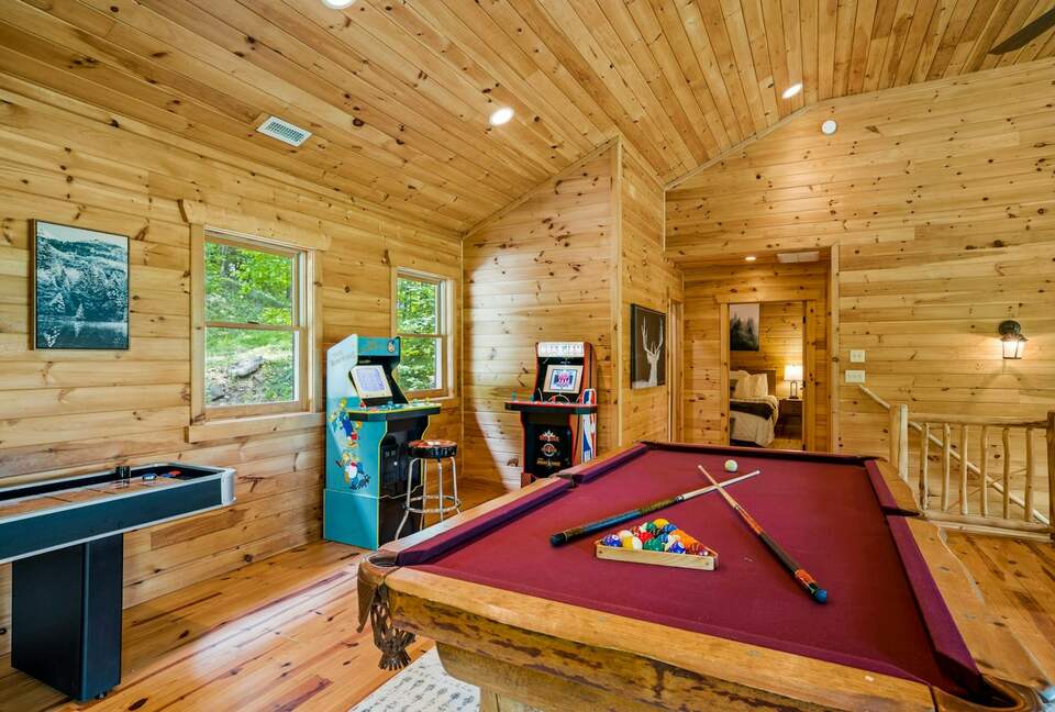 Quintess Collection - Timberline Lodge - Seven Devils, North Carolina