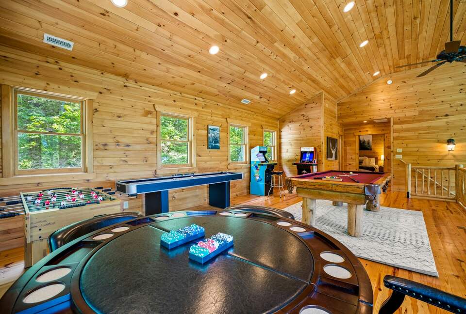 Quintess Collection - Timberline Lodge - Seven Devils, North Carolina