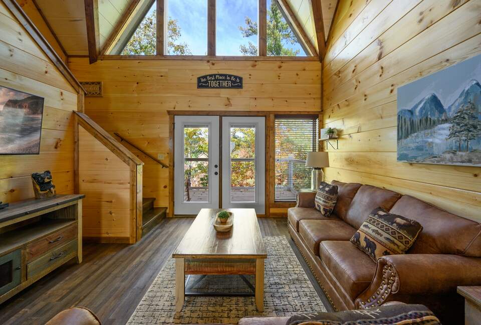 Quintess Collection - Honeybee - Pigeon Forge, Tennessee