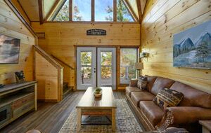 Quintess Collection - Honeybee - Pigeon Forge, Tennessee