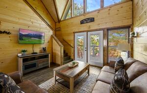 Quintess Collection - Honeybee - Pigeon Forge, Tennessee