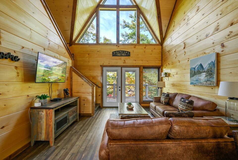 Quintess Collection - Honeybee - Pigeon Forge, Tennessee