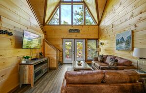 Quintess Collection - Honeybee - Pigeon Forge, Tennessee