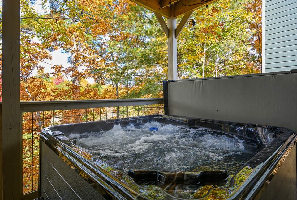 Quintess Collection - Honeybee - Pigeon Forge, Tennessee