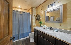 Quintess Collection - Honeybee - Pigeon Forge, Tennessee