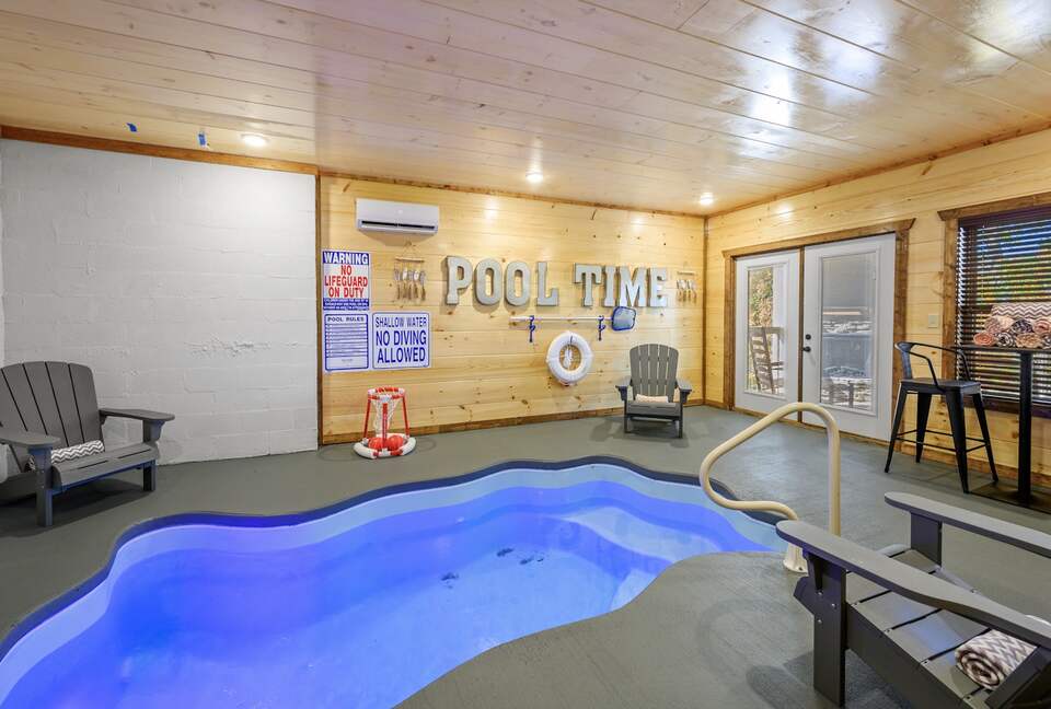 Quintess Collection - Honeybee - Pigeon Forge, Tennessee