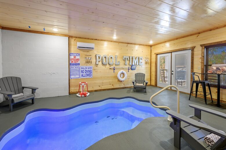 Quintess Collection - Honeybee - Pigeon Forge, Tennessee