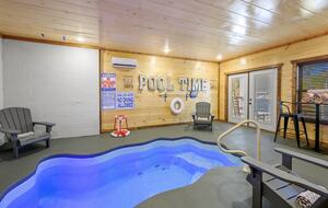 Quintess Collection - Honeybee - Pigeon Forge, Tennessee