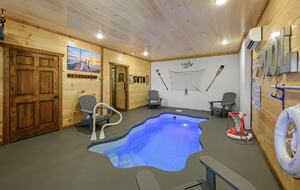 Quintess Collection - Honeybee - Pigeon Forge, Tennessee