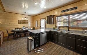 Quintess Collection - Honeybee - Pigeon Forge, Tennessee