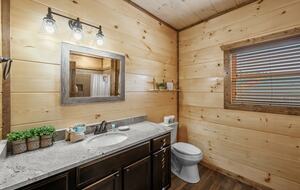 Quintess Collection - Honeybee - Pigeon Forge, Tennessee