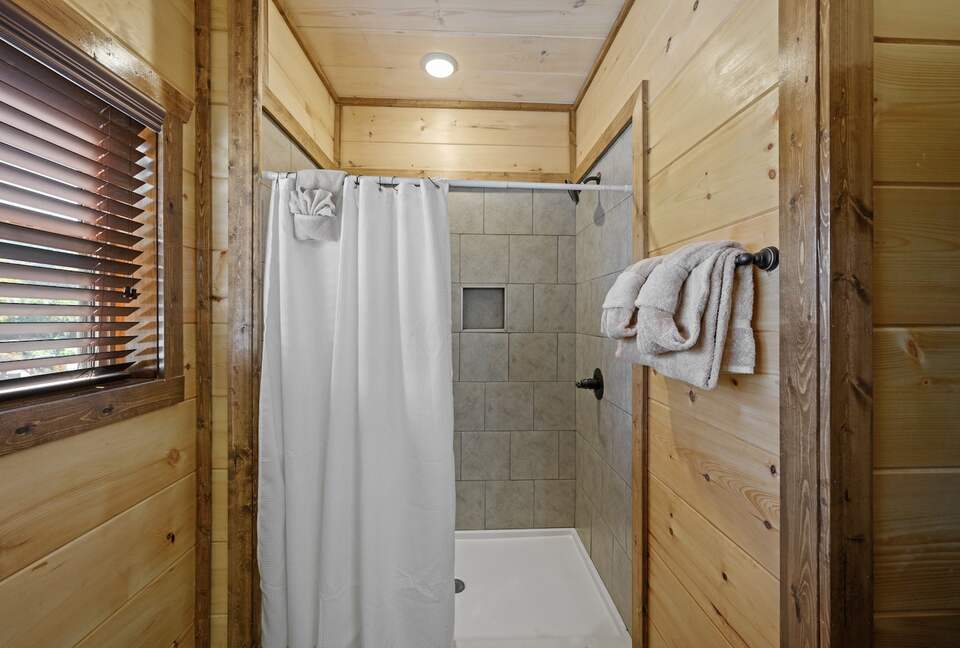 Quintess Collection - Honeybee - Pigeon Forge, Tennessee