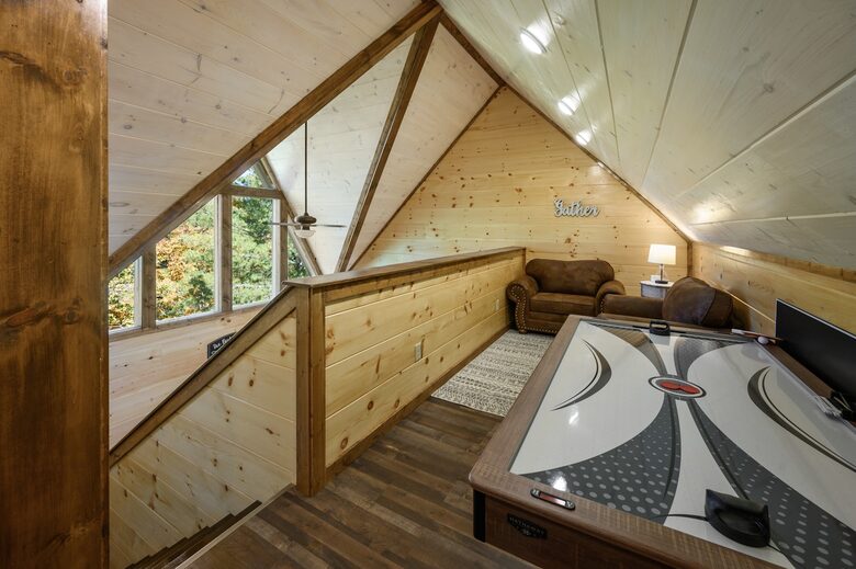 Quintess Collection - Honeybee - Pigeon Forge, Tennessee