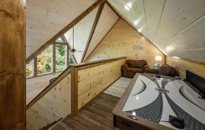 Quintess Collection - Honeybee - Pigeon Forge, Tennessee