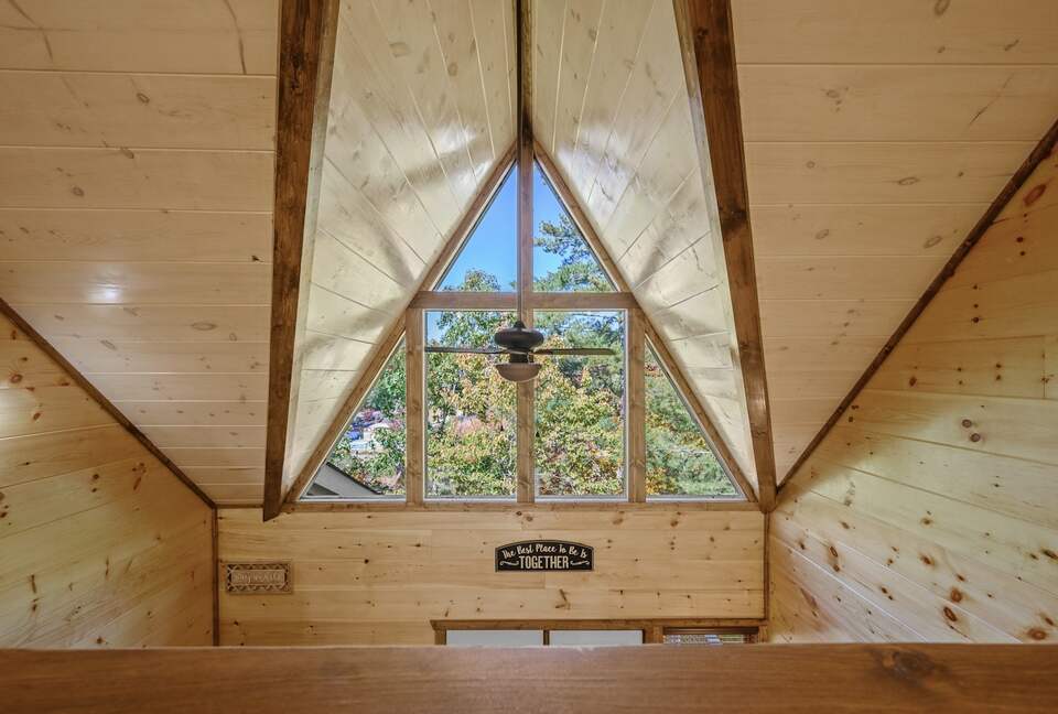 Quintess Collection - Honeybee - Pigeon Forge, Tennessee