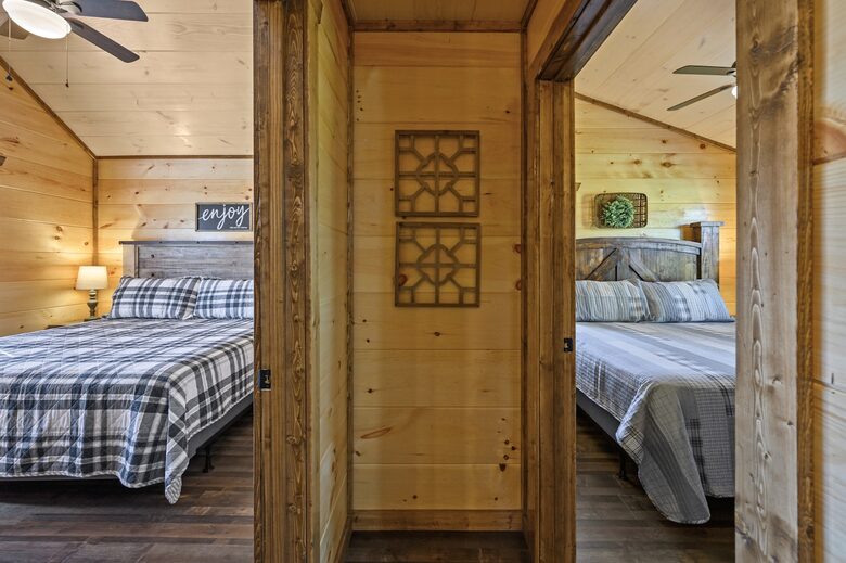 Quintess Collection - Honeybee - Pigeon Forge, Tennessee