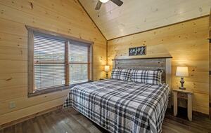 Quintess Collection - Honeybee - Pigeon Forge, Tennessee