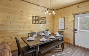 Quintess Collection - Honeybee - Pigeon Forge, Tennessee