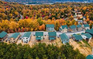 Quintess Collection - Honeybee - Pigeon Forge, Tennessee