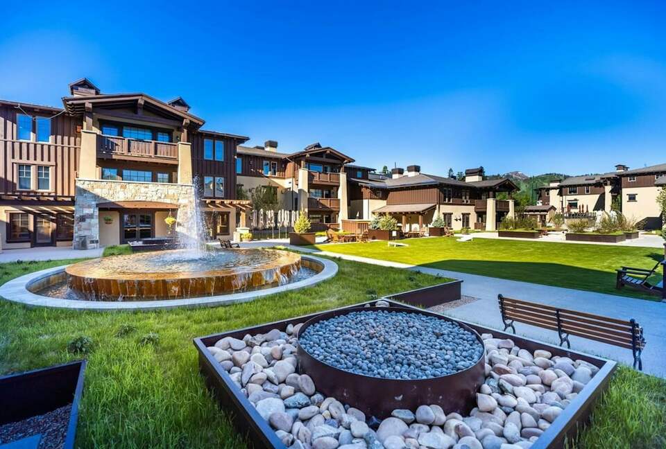 Quintess Collection - Silvertail Suite - Park City, Utah