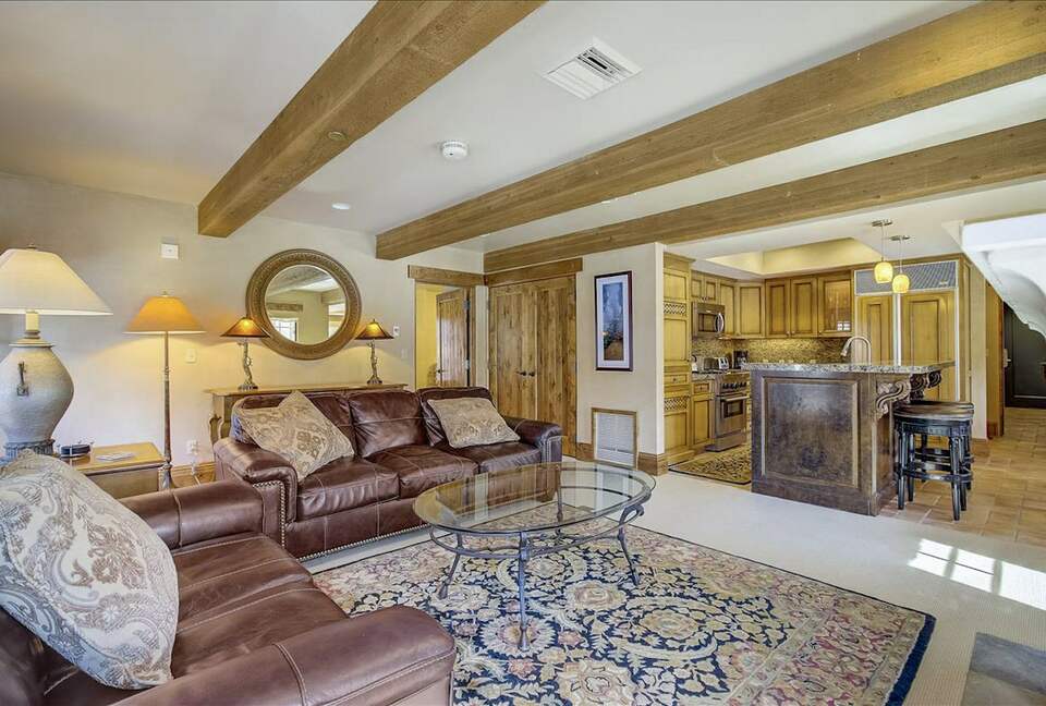 Quintess Collection - Silvertail Suite - Park City, Utah