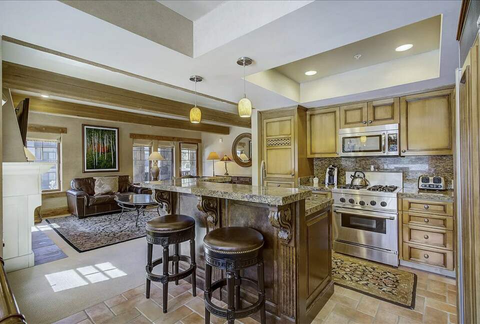 Quintess Collection - Silvertail Suite - Park City, Utah