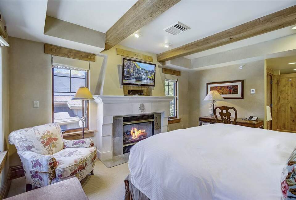 Quintess Collection - Silvertail Suite - Park City, Utah