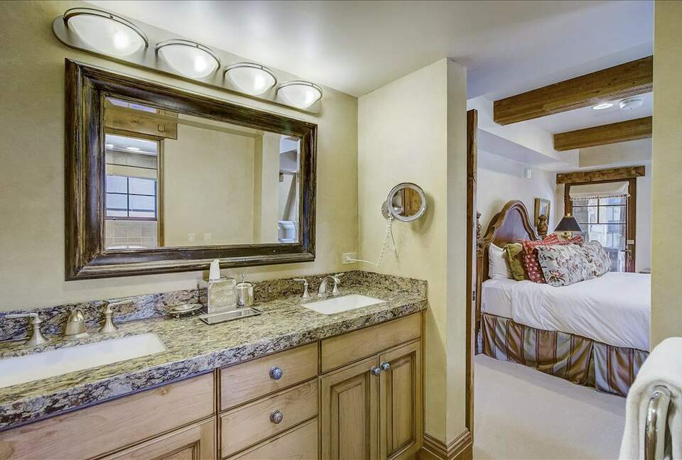 Quintess Collection - Silvertail Suite - Park City, Utah