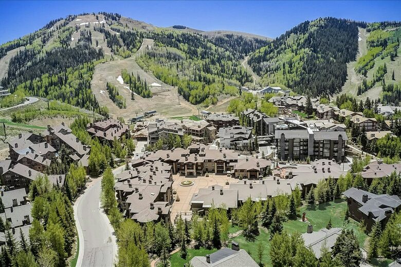 Quintess Collection - Silvertail Suite - Park City, Utah